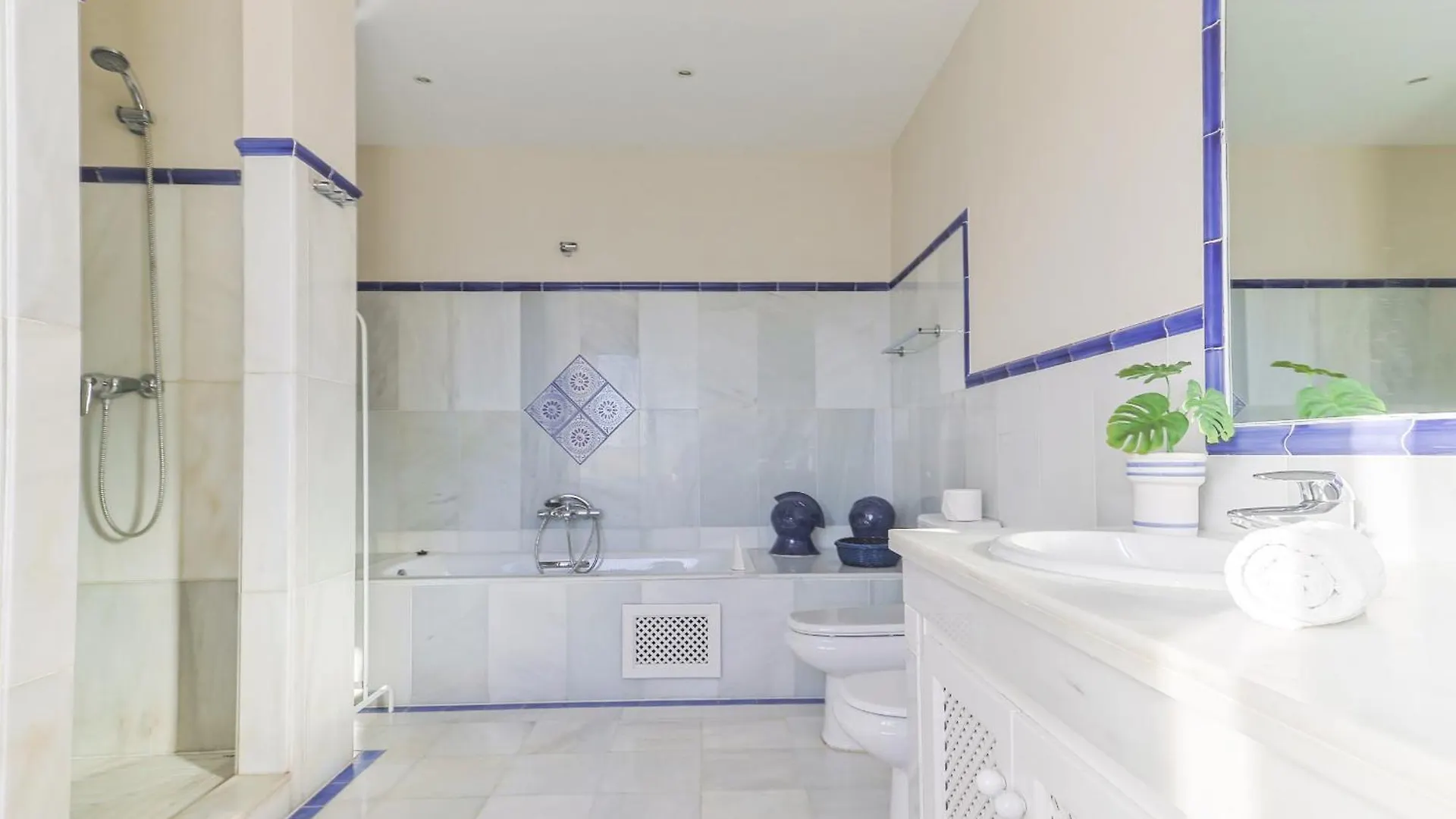 La Perla Apartment Casares 0*,