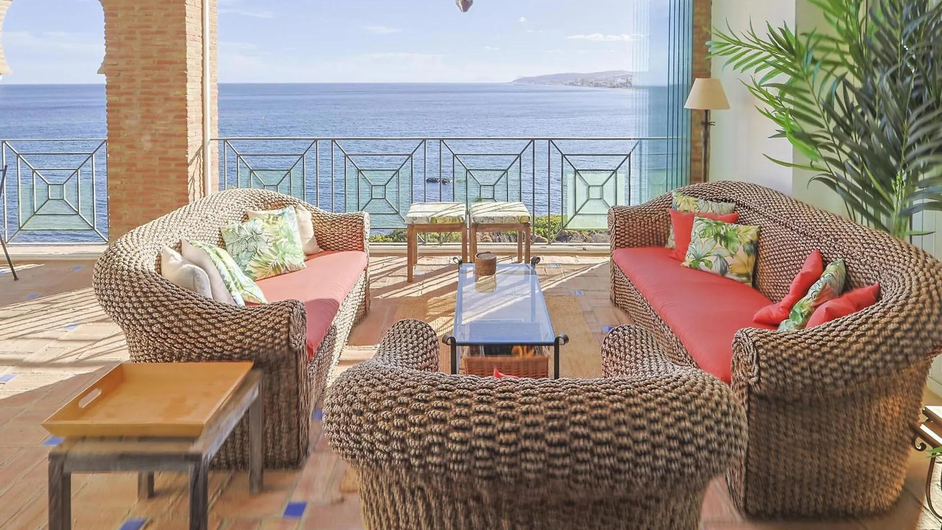 La Perla Daire Casares 0*,  İspanya